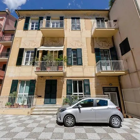 Hintown Nervi Capolungo A Pochi Metri Dal Mare Daire Cenova